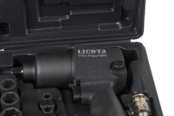 Гайковерт пневматический ударный 1/2" 558 Нм (57 кГм) с головками 9-27мм и аксессуарами, в кейсе